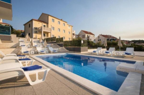 Apartments Dragan